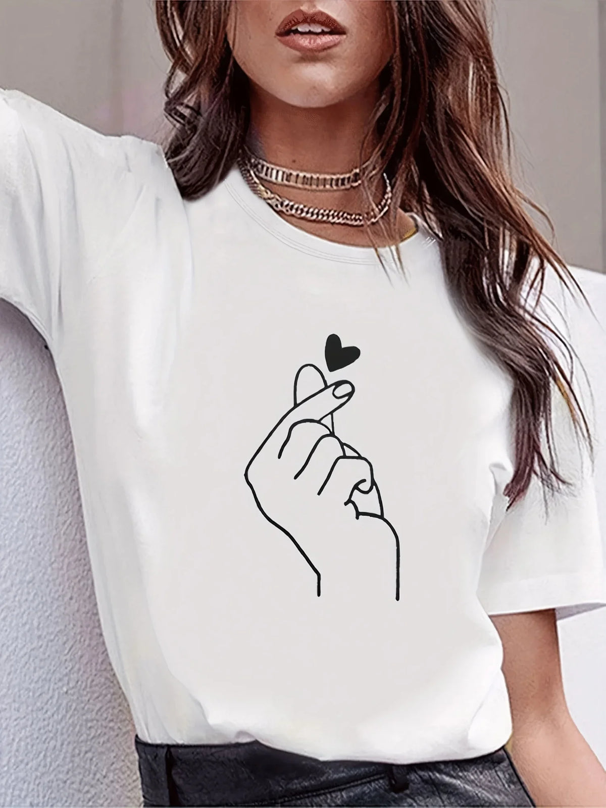 T Shirt Love Heart Cute Print Solid Crew Neck T-Shirt Short Sleeve Casual Every Day Top for All Season Women's Clothing