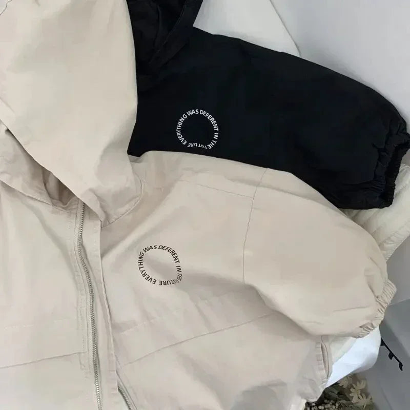High-quality Children's Letter Hooded Windbreaker for Boys and Girls Handsome Coat for Spring Autumn Wear