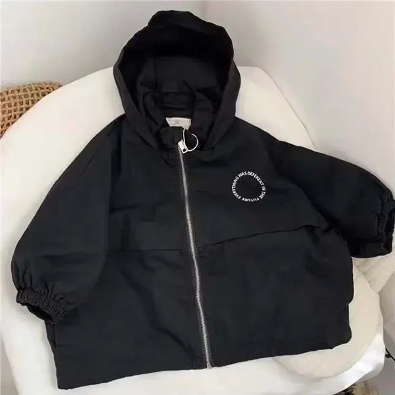 High-quality Children's Letter Hooded Windbreaker for Boys and Girls Handsome Coat for Spring Autumn Wear